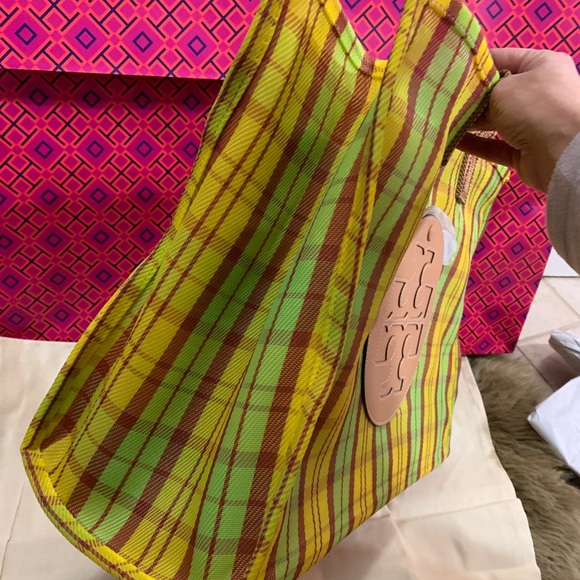 Authentic TORY BURCH Leather/Mesh Logo tote - Picture 8 of 14